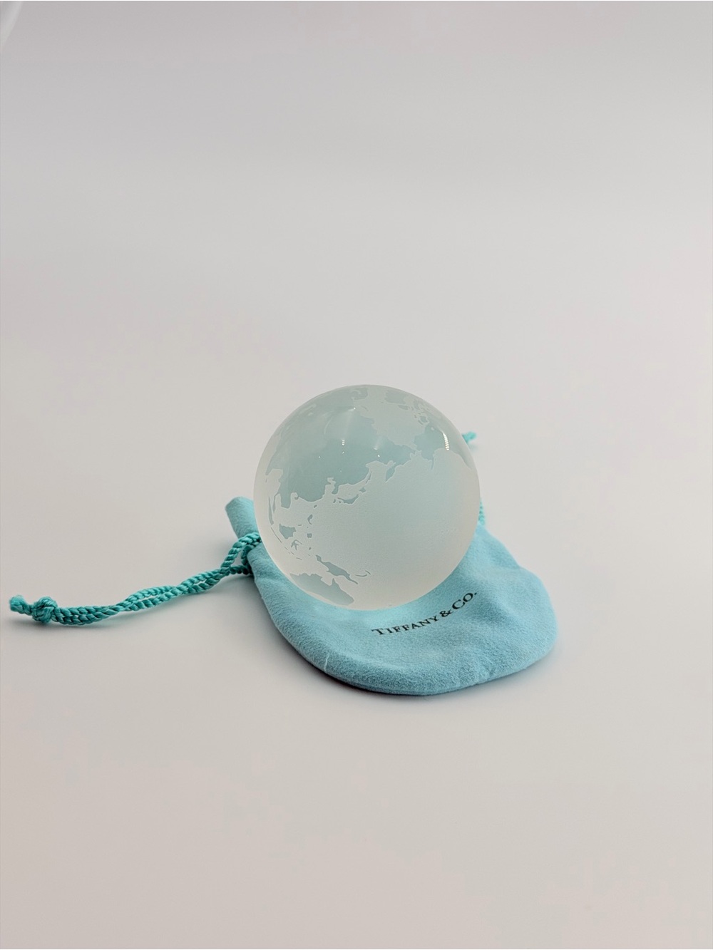 TIFFANY & CO. LUXURY Authentic Crystal Globe Paperweight